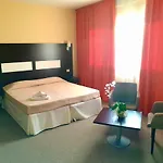 Santa Loja Hotel